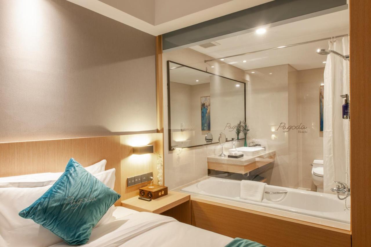 Shanghai Baixia Pagoda Hotel Екстериор снимка
