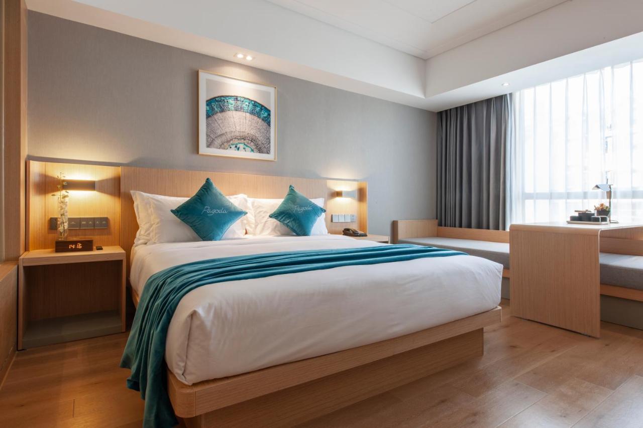 Shanghai Baixia Pagoda Hotel Екстериор снимка