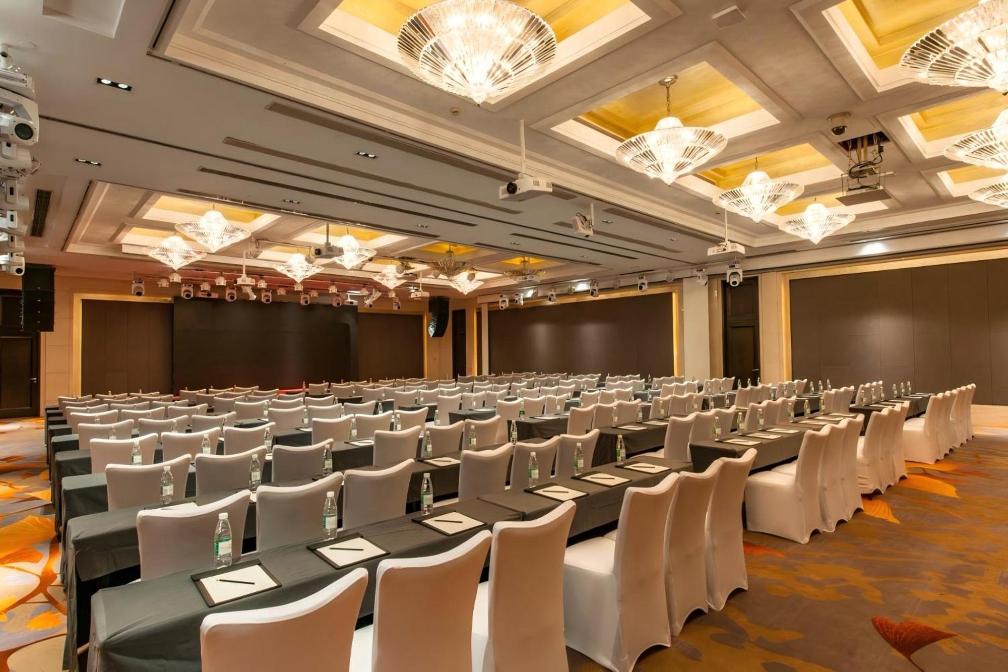 Shanghai Baixia Pagoda Hotel Екстериор снимка
