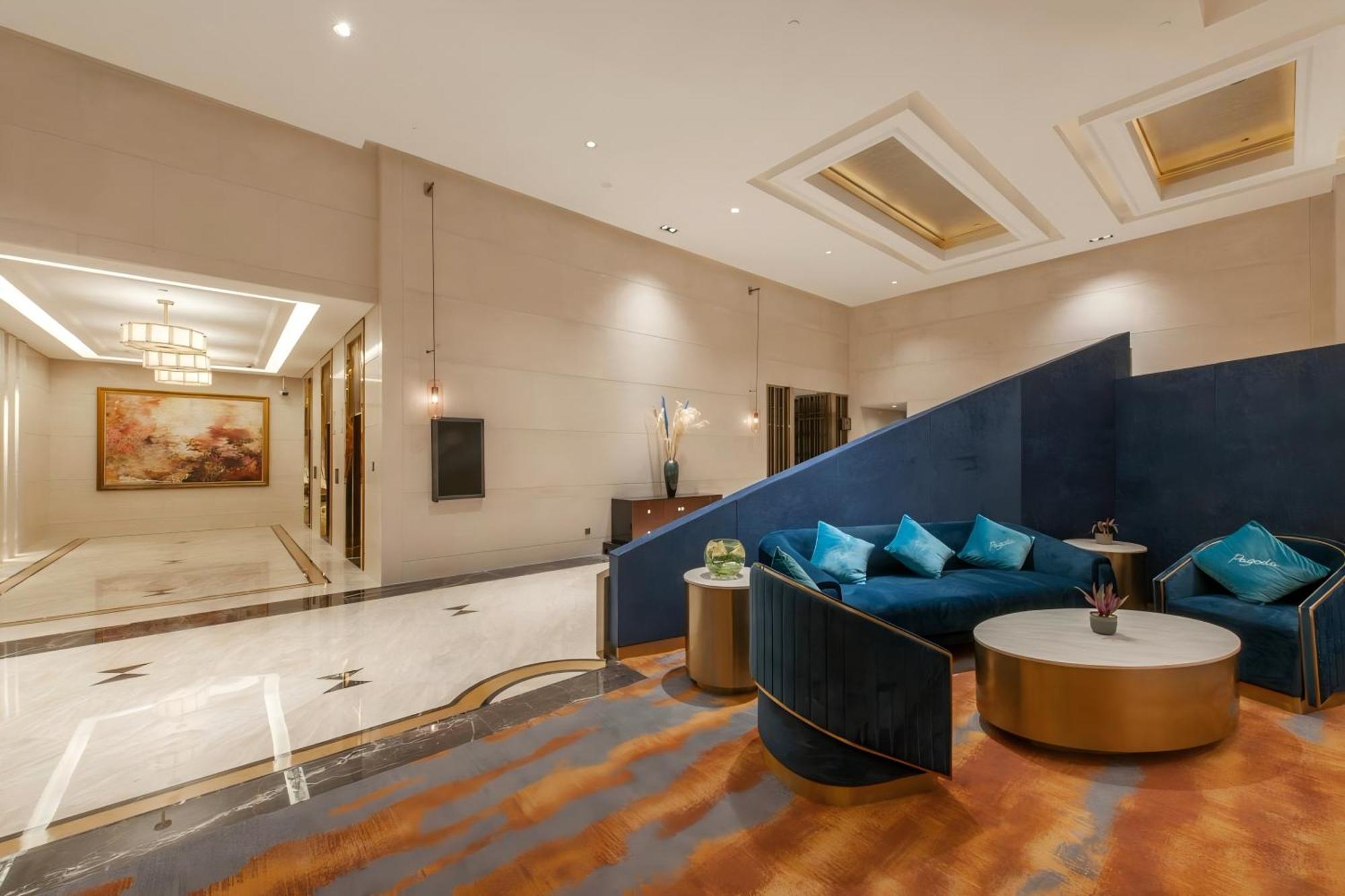 Shanghai Baixia Pagoda Hotel Екстериор снимка