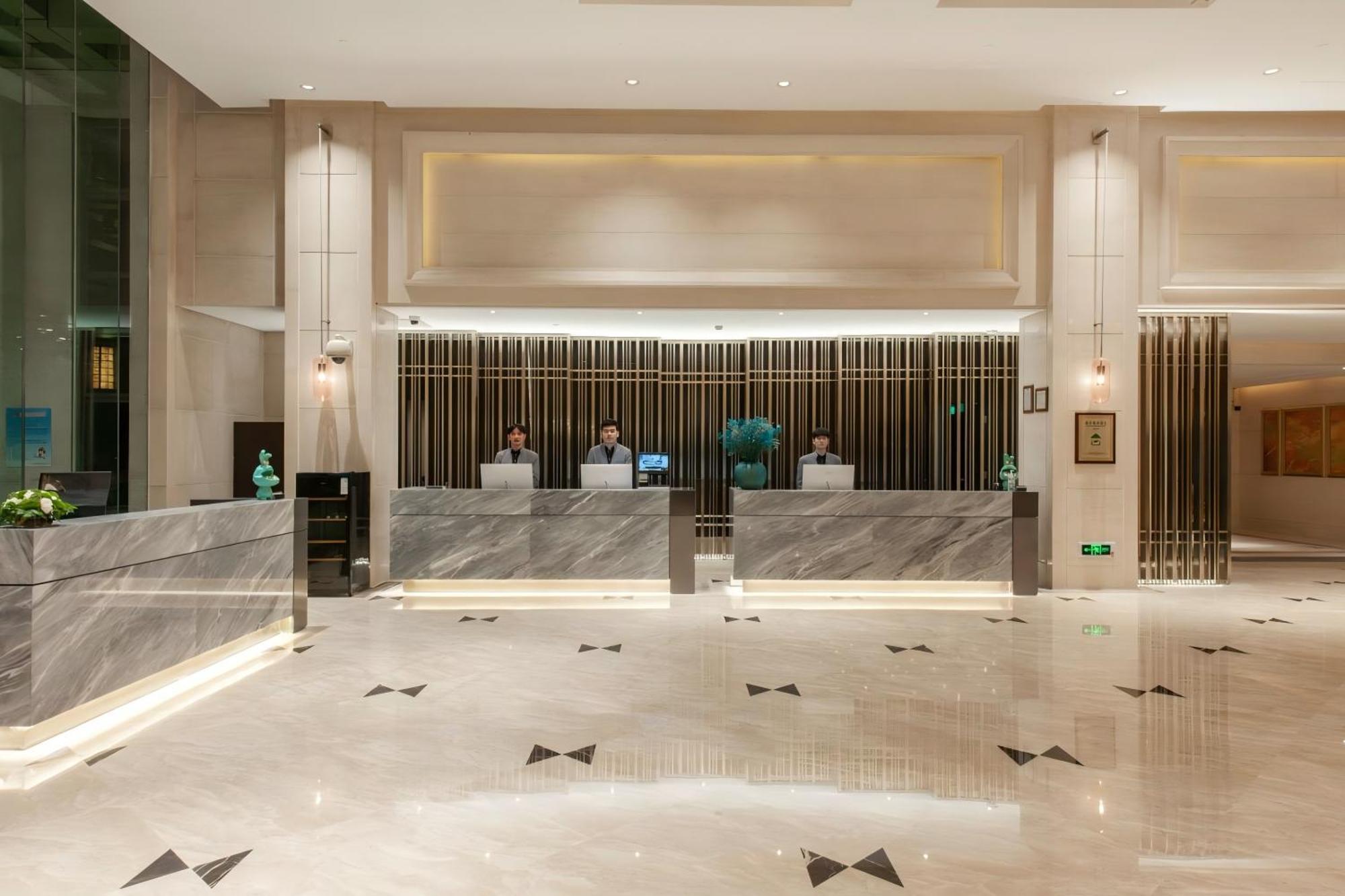 Shanghai Baixia Pagoda Hotel Екстериор снимка