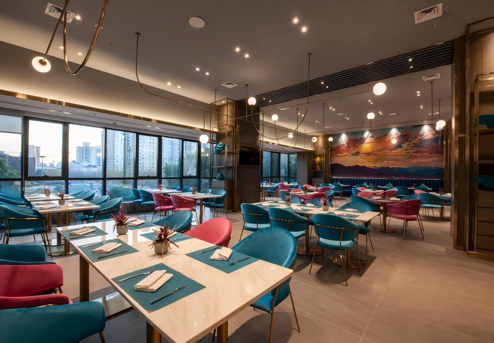 Shanghai Baixia Pagoda Hotel Екстериор снимка