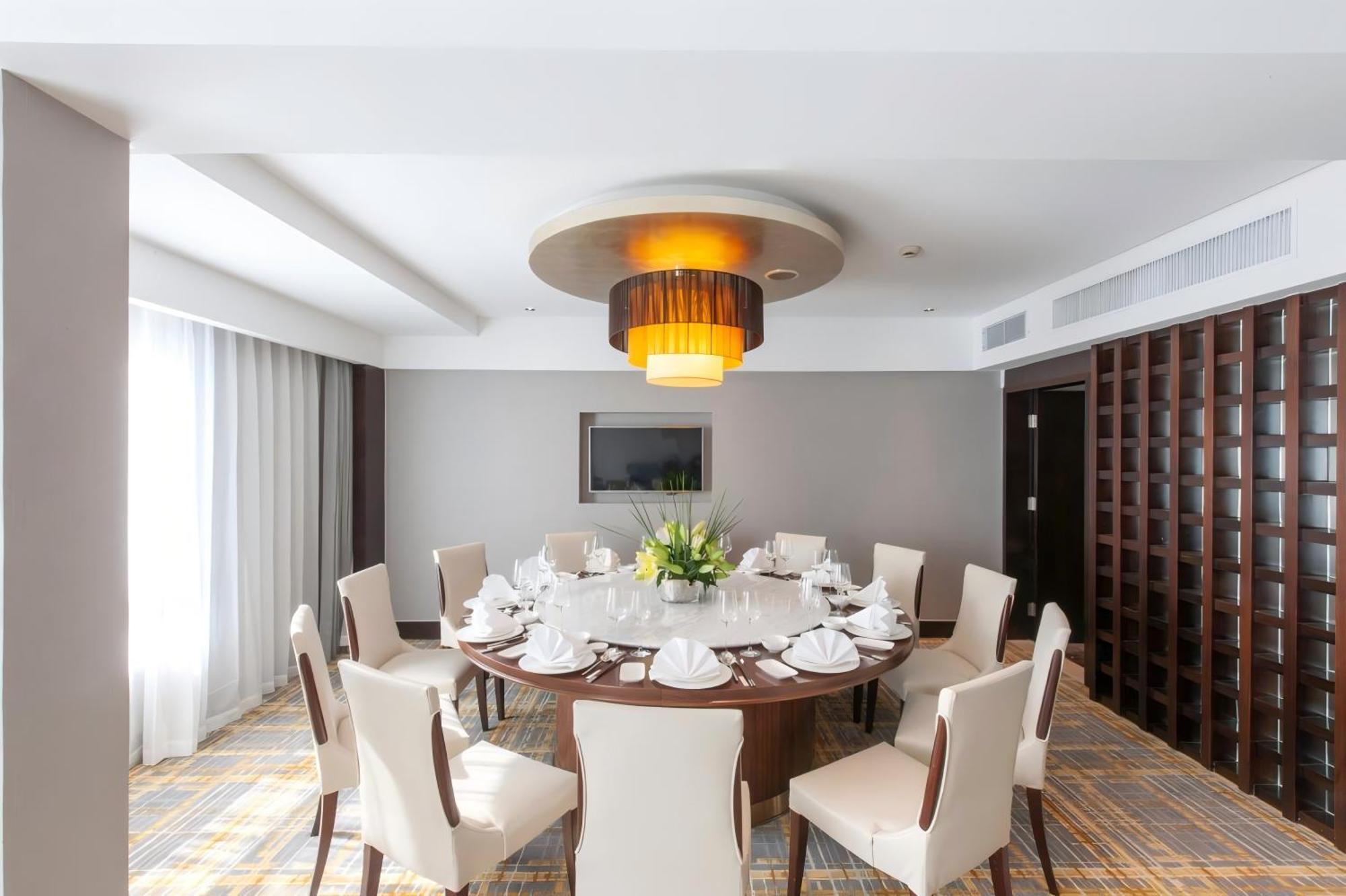 Shanghai Baixia Pagoda Hotel Екстериор снимка